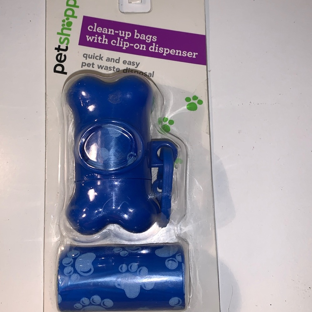 Pet shoppe dog clean up bags with dispenser nwt